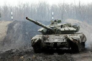 РФ могла перебросить к границе около 4 тыс. военнослужащих