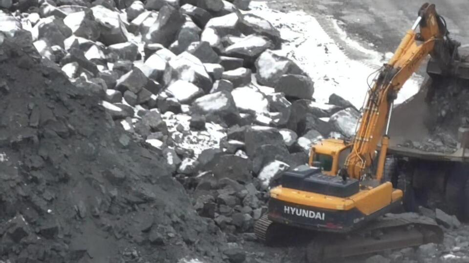 В карьере незаконно провели пять взрывов, заявила Венедиктова