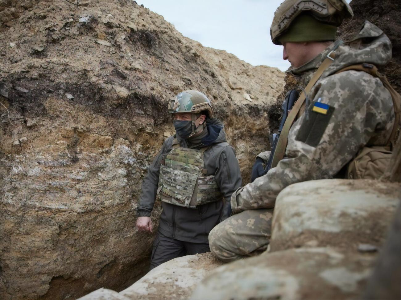 Президент вирушив на Донбас, щоб поспілкуватися з військовими