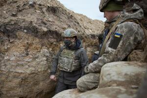 Президент отправился на Донбасс, чтобы пообщаться с военными