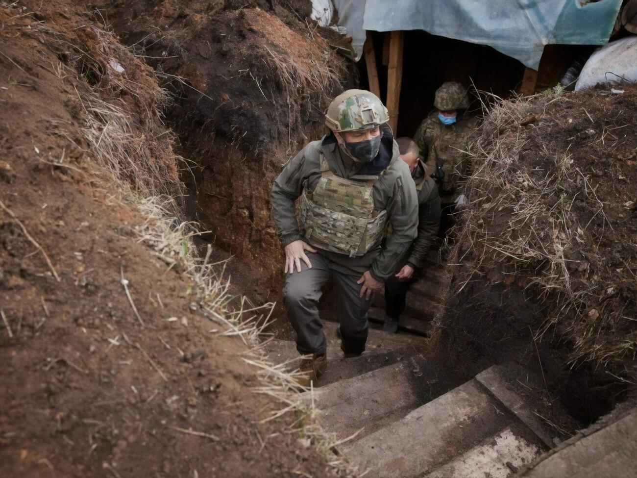 Зеленский пообщался с военными в зоне ООС