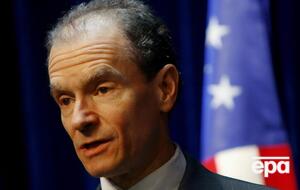 Фрид: Идеологически Трамп, кажется, имеет некоторую симпатию к Путину. Он любит нигилистов и не верит в правила, основанные на порядке, он не любит демократию