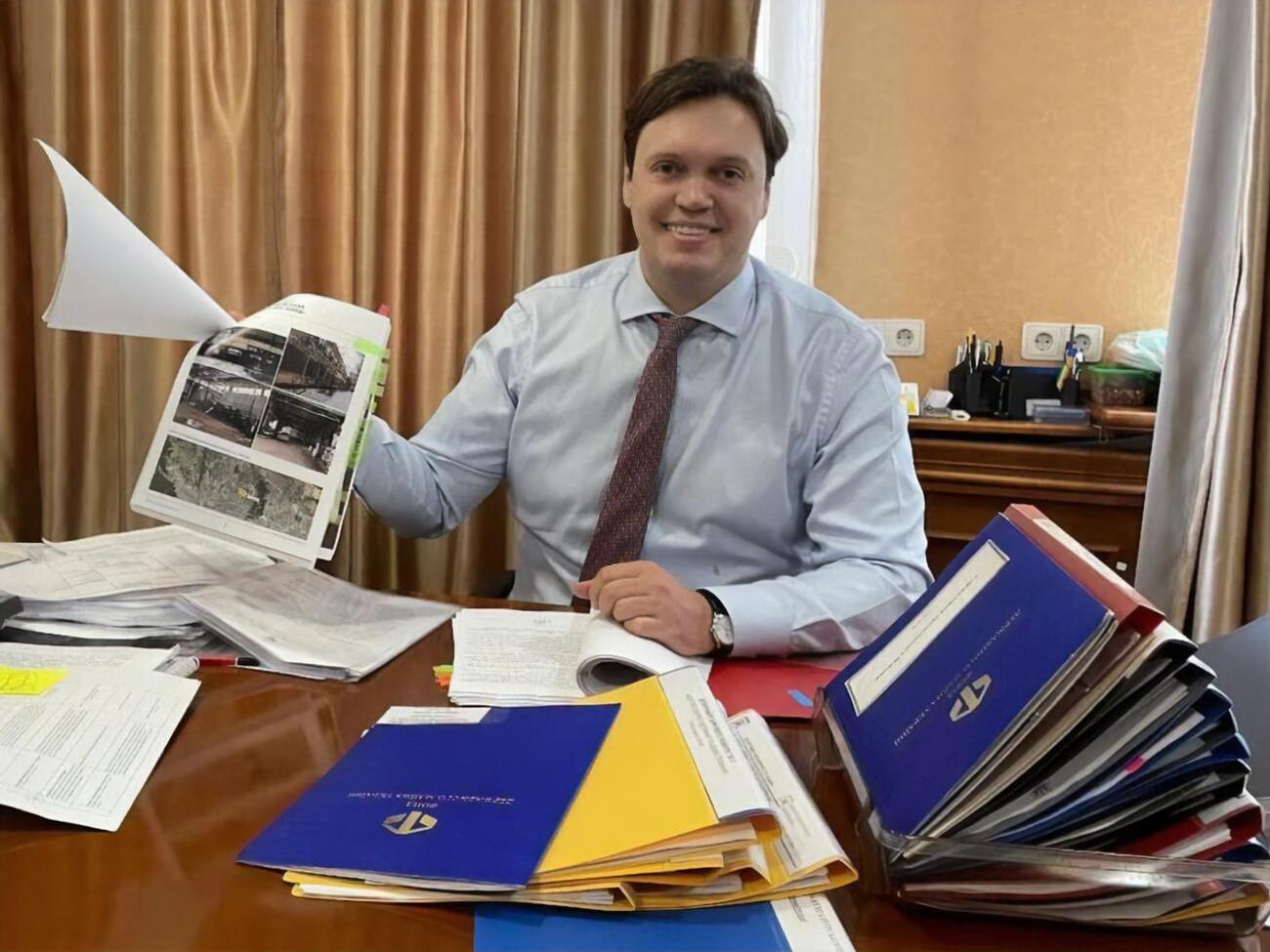 Сенниченко считает, что на министерские должности идут в том числе из-за имущества