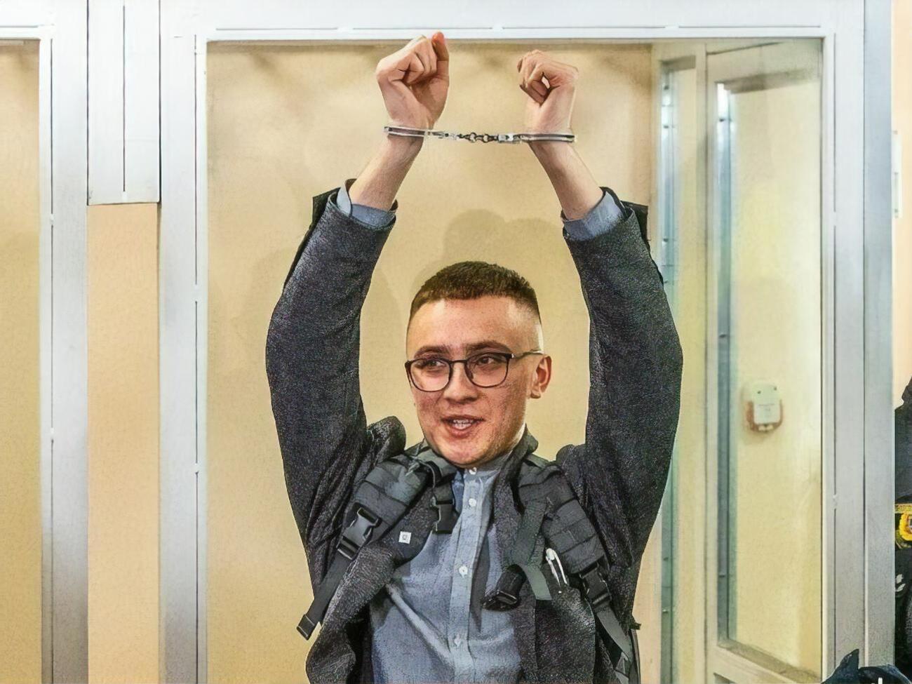 Сторонники активиста не проводили сегодня акций в его поддержку, чтобы их не обвинили в давлении на суд