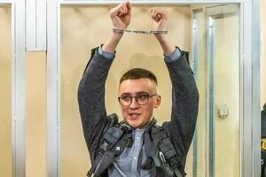 Сторонники активиста не проводили сегодня акций в его поддержку, чтобы их не обвинили в давлении на суд