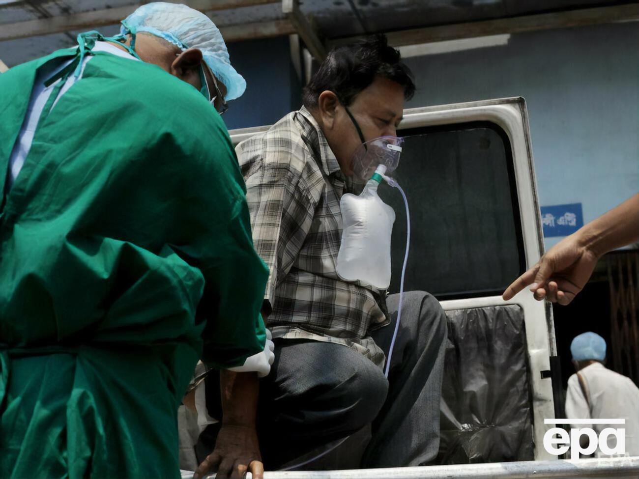 От COVID-19 в Индии умерло за последние сутки более 3,5 тыс. человек