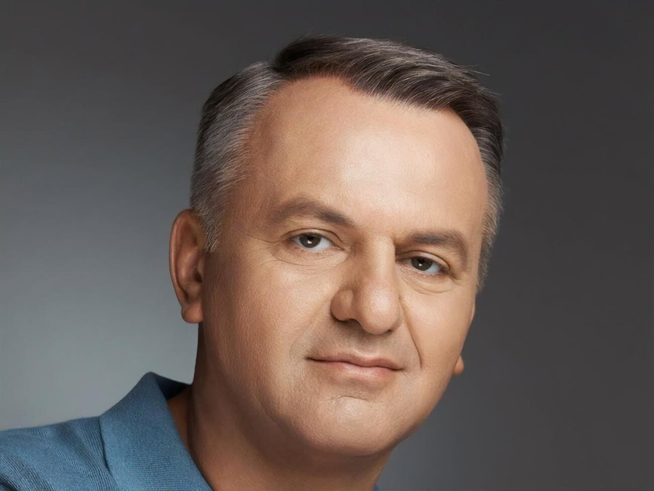 Олег Синютка: Людина платить останні свої гроші &ndash; і ці гроші відправляють у Росію. А Росія закуповує озброєння, відправляє його на Донбас і вбиває наших воїнів