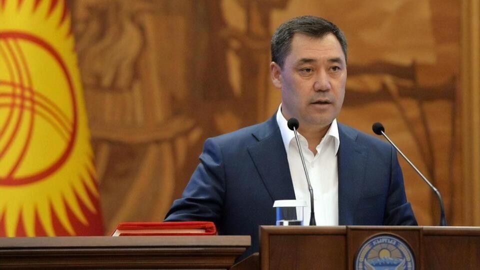 Жапаров (на фото) и Рахмон договорились создать совместную комиссию по ревизии всей военной техники