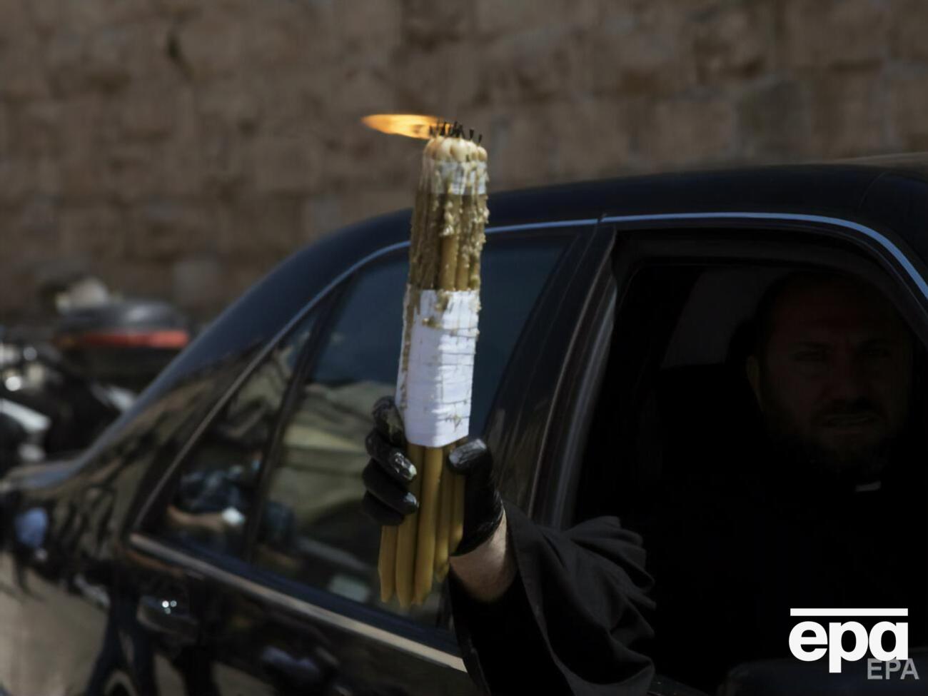 Лампады с Благодатным огнем получили представители 11 стран