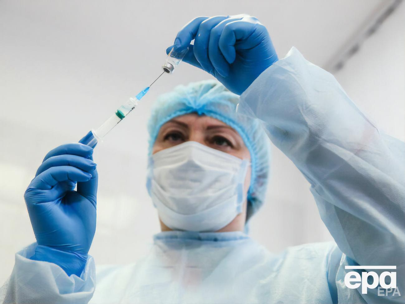 Вакцинация в Украине началась 24 февраля