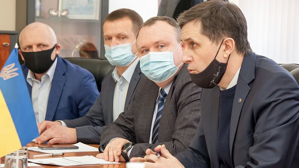 Тафтай (крайний справа) рассказал, что стоимость программы составляет не менее 15 млрд грн на пять лет