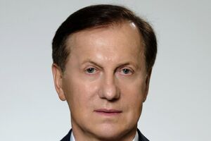 Суди в Україні за визначенням не підкоряються президенту, але Зеленський не зупиняється в наступі на судову гілку влади
