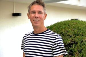 Панин: В кафе, на улицах и на пляже люди спокойно живут, как хотят