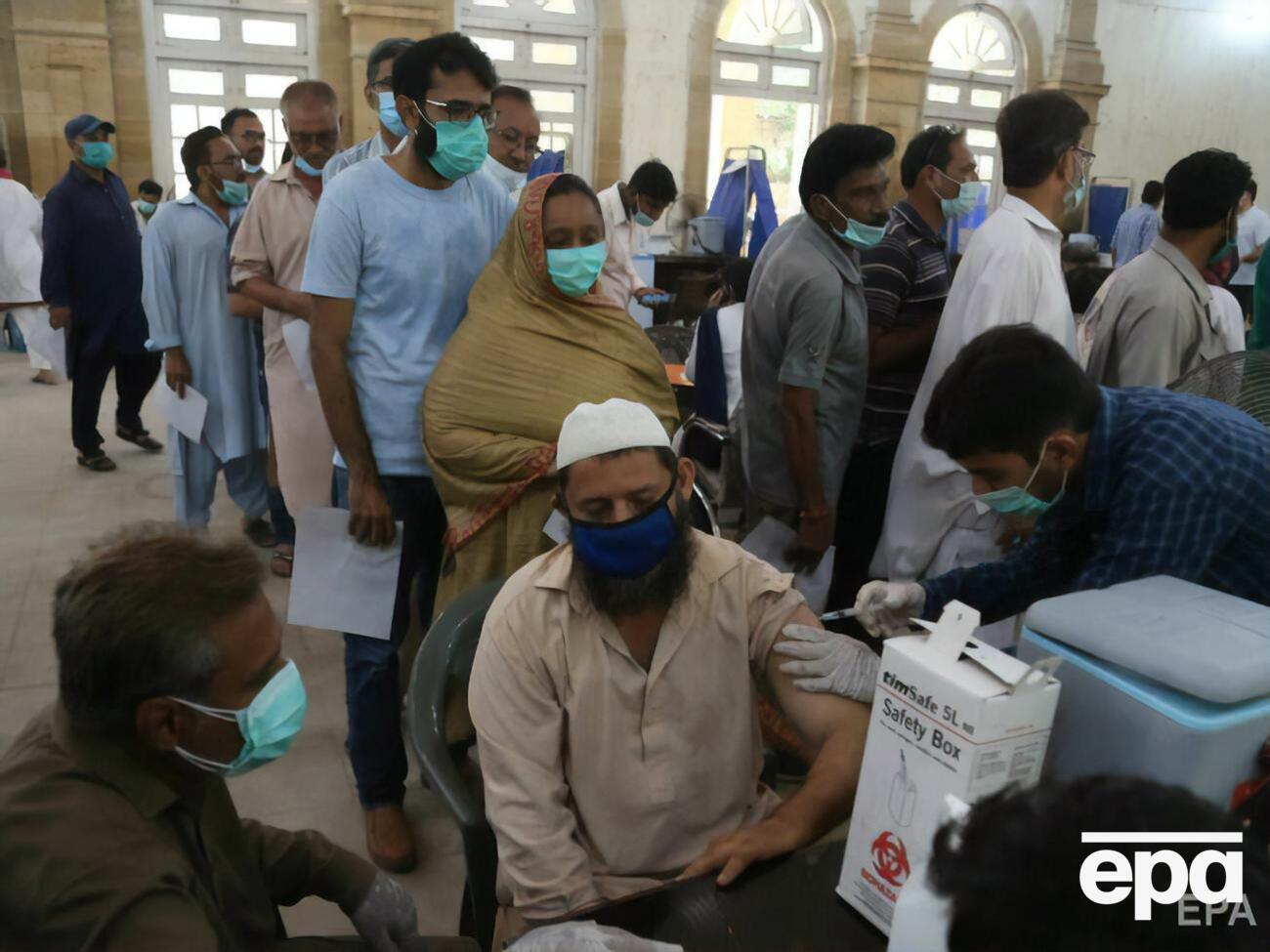 В мире за минувшую неделю почти 90 тыс. человек умерли от COVID-19