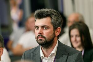 Дробович призвал не политизировать 8-е и 9 мая