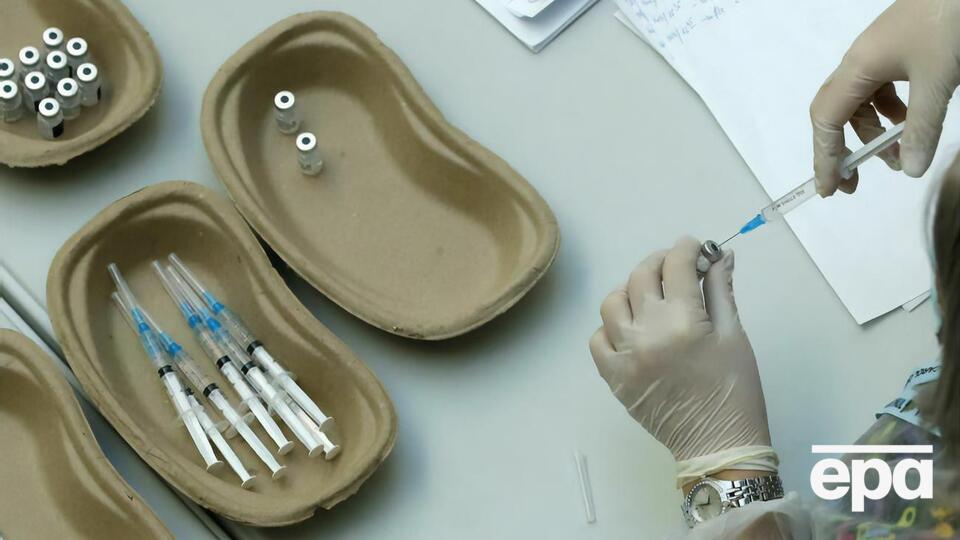 Ранее вакцину Pfizer/BioNTech для детей 12–15 лет одобрила Канада