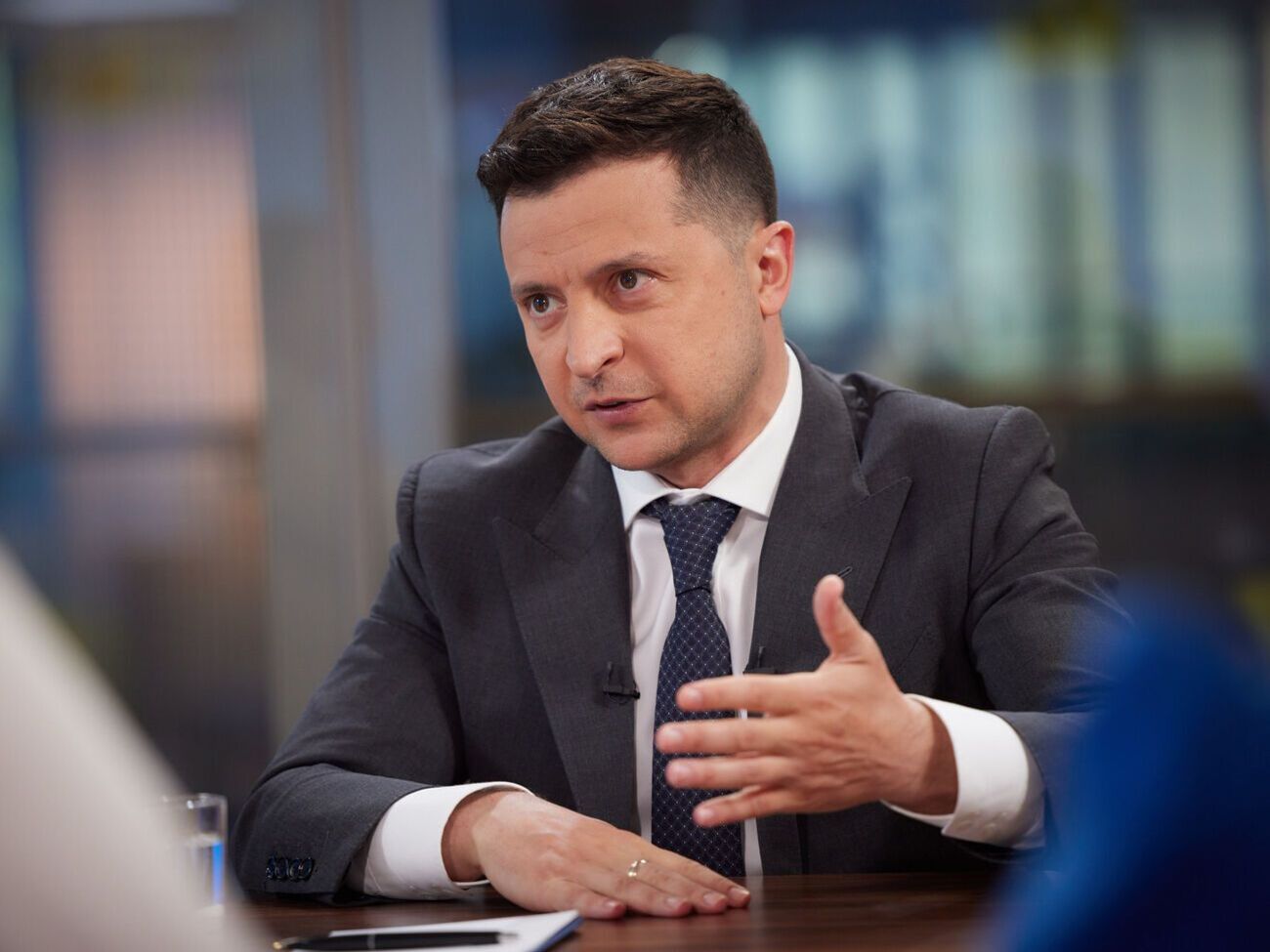 Владимир Зеленский: Готовы ли мы? Готов ли мир? Готова ли Европа к полномасштабной войне? Думаю, что никто не готов. Совсем