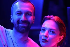 Лещенко уже несколько дней воздерживается от комментария по поводу выступления жены в Москве