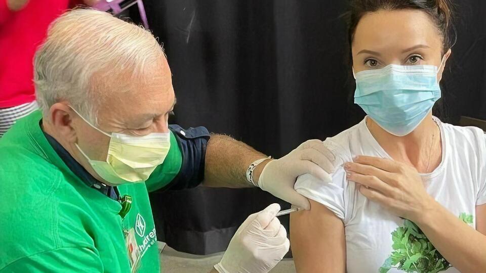 Подкопаева призналась, что ее предупредили о "возможном легком недомогании" после второй прививки