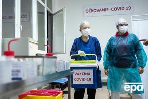 Получившие первую дозу вакцины AstraZeneca пройдут полный цикл иммунизации этим препаратом, сообщили в минздраве Словакии