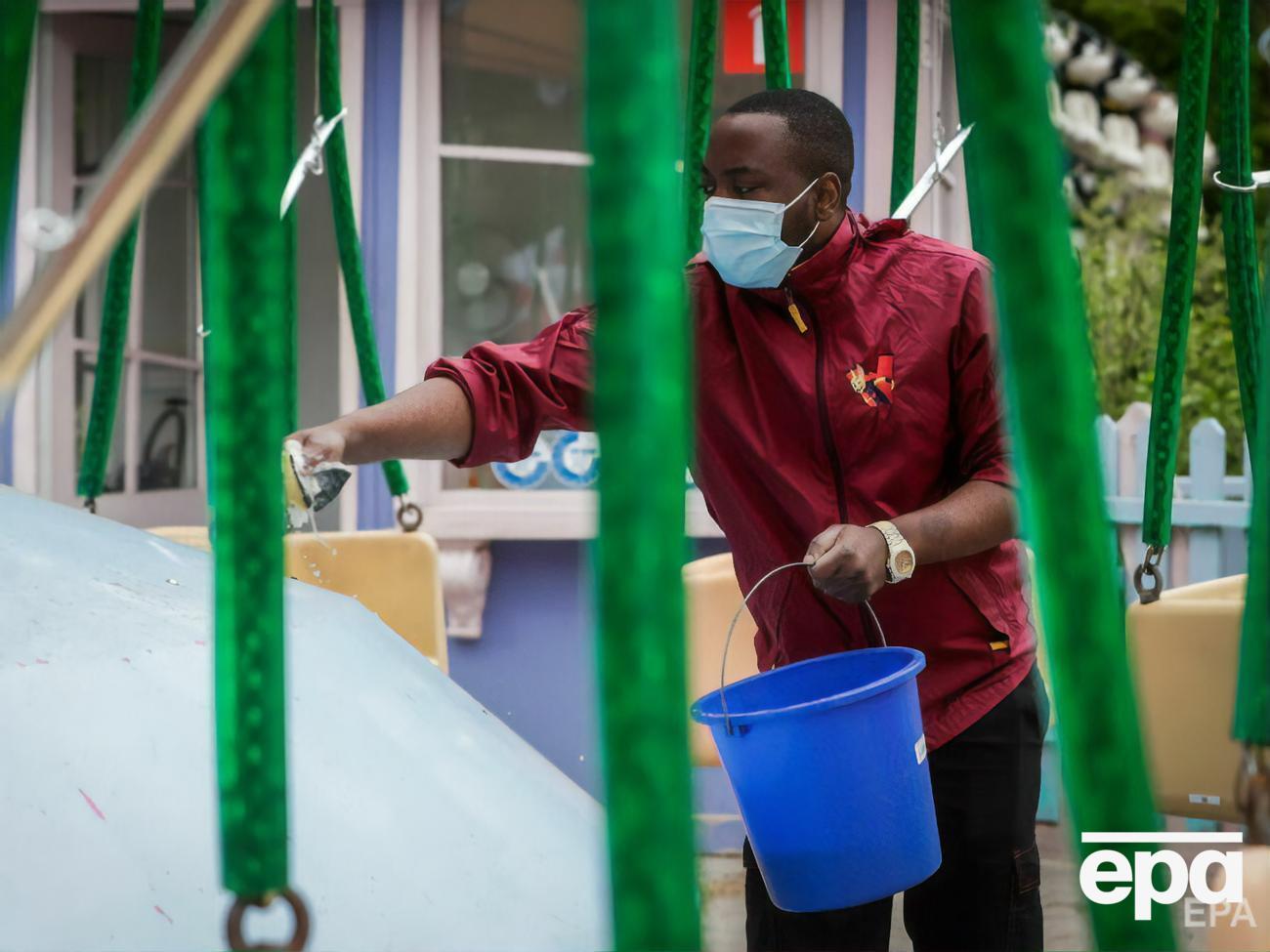 Бельгийцев попросили продолжать носить маски и соблюдать социальную дистанцию