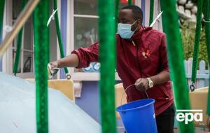 Бельгийцев попросили продолжать носить маски и соблюдать социальную дистанцию