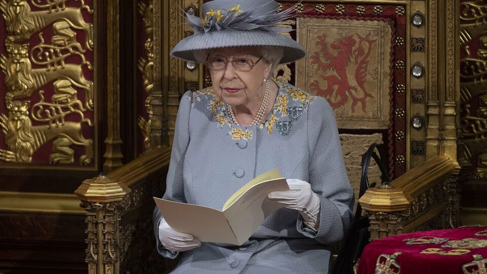 Королева выступила на открытии сессии британского парламента