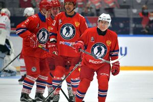 Несмотря на то, что Путин привился от коронавируса, встречающихся с ним людей продолжают отправлять на обсервацию