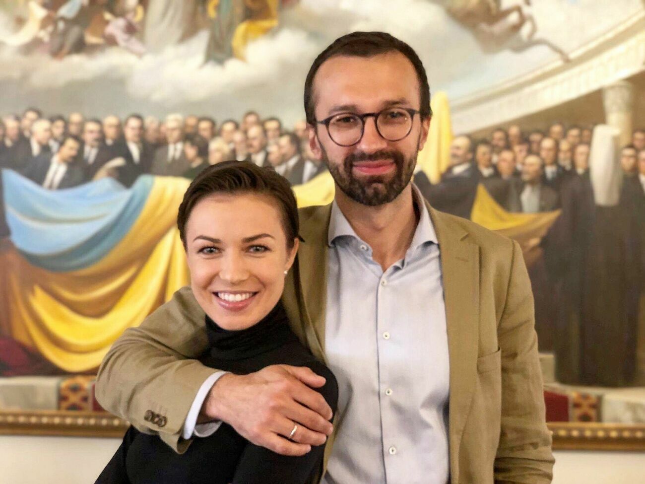 Лещенко несколько дней не реагировал на публичную критику и медиа-скандал вокруг выступления Топольской в Москве
