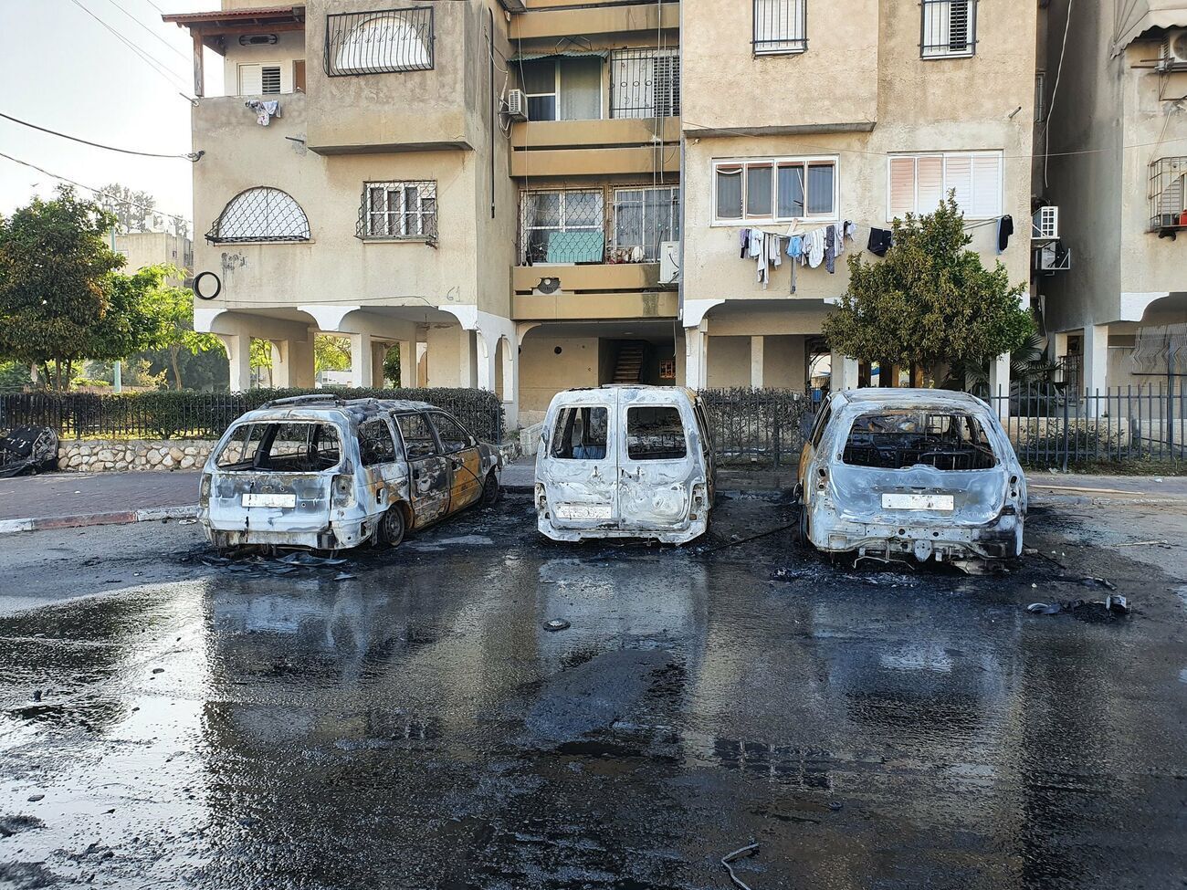 В Лоде поджигают автомобили и синагоги, сообщил мэр города&nbsp;Яир Ревиво