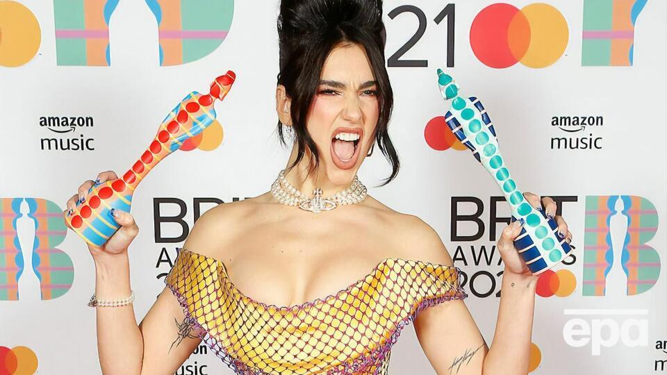Дуа Липа стала дважды лауреатом премии Brit Awards 2021