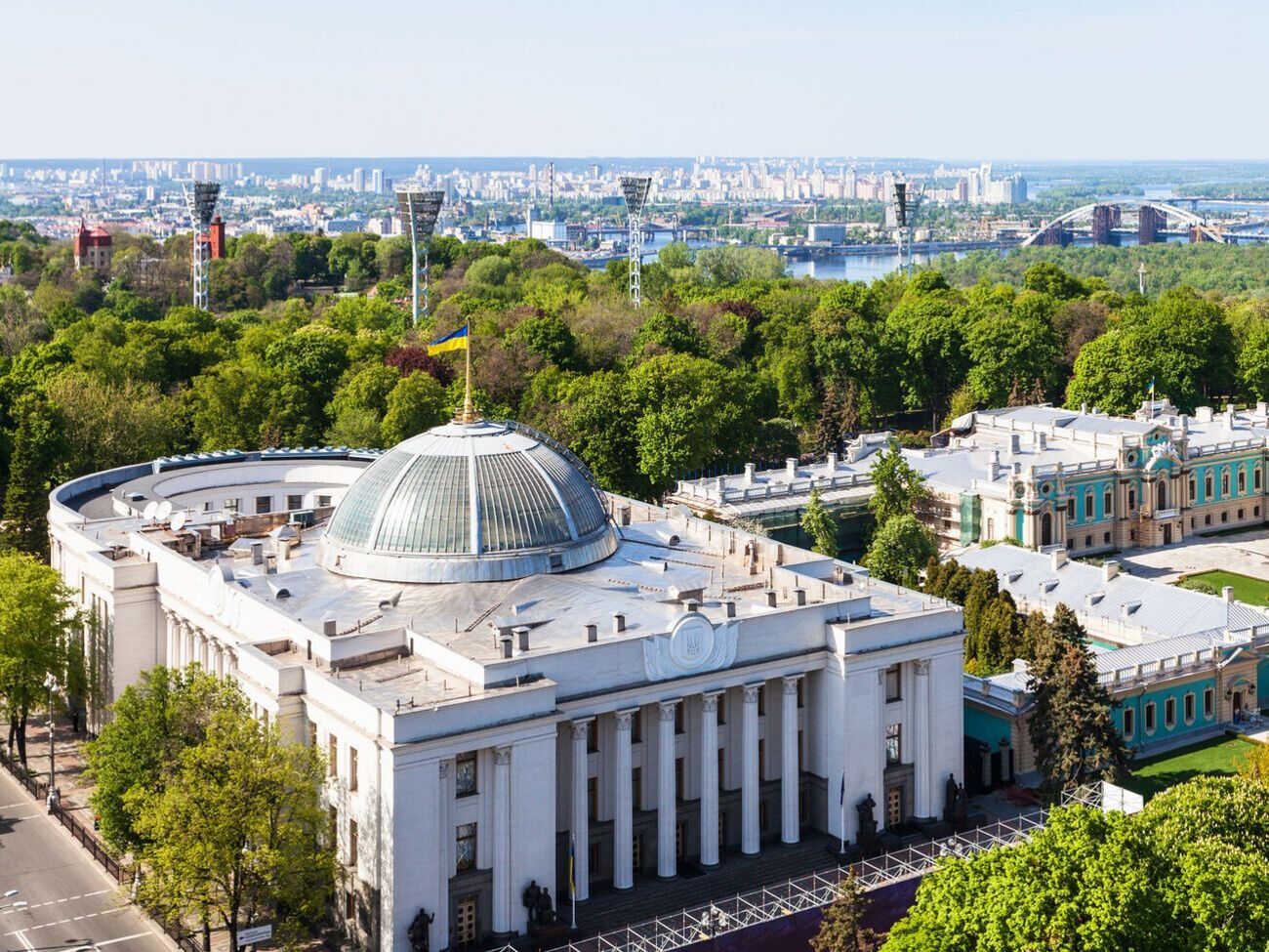 У Раду пройшло б чотири партії