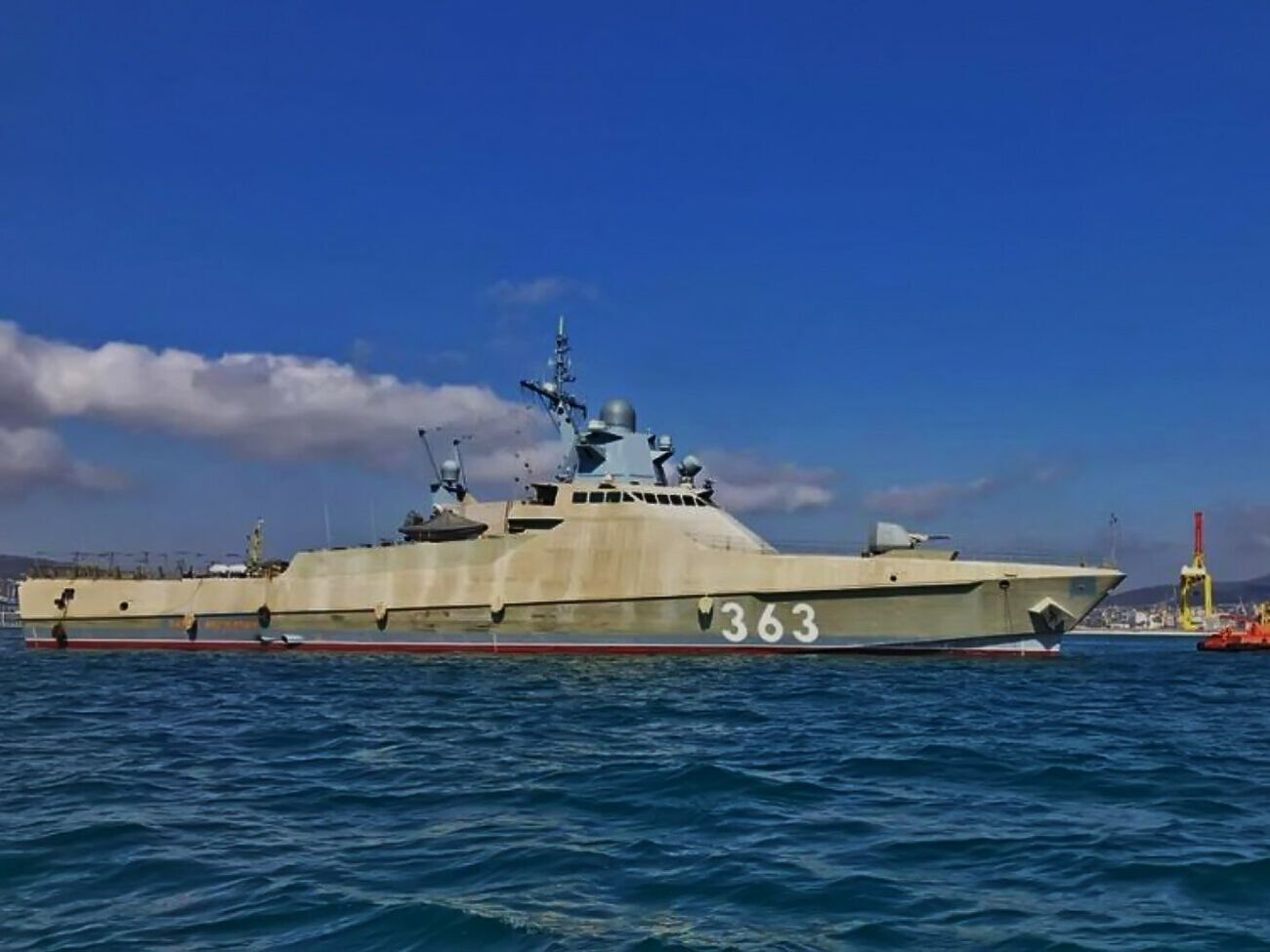 Корвет РФ після виявлення почав рухатися у східному напрямку