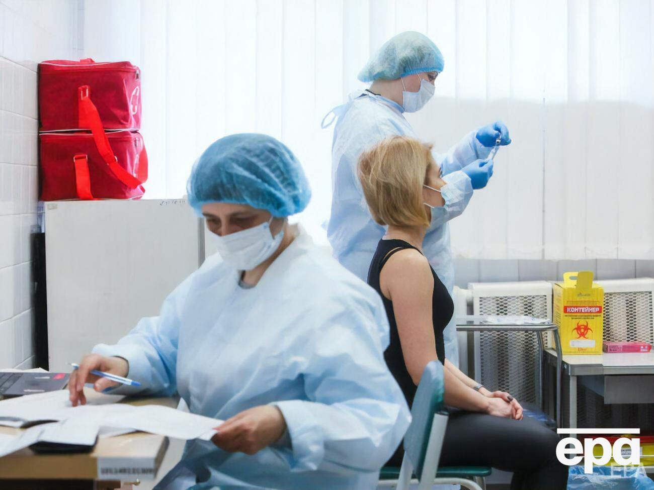 В Україні одну дозу вакцини ввели приблизно 883 тис. людей