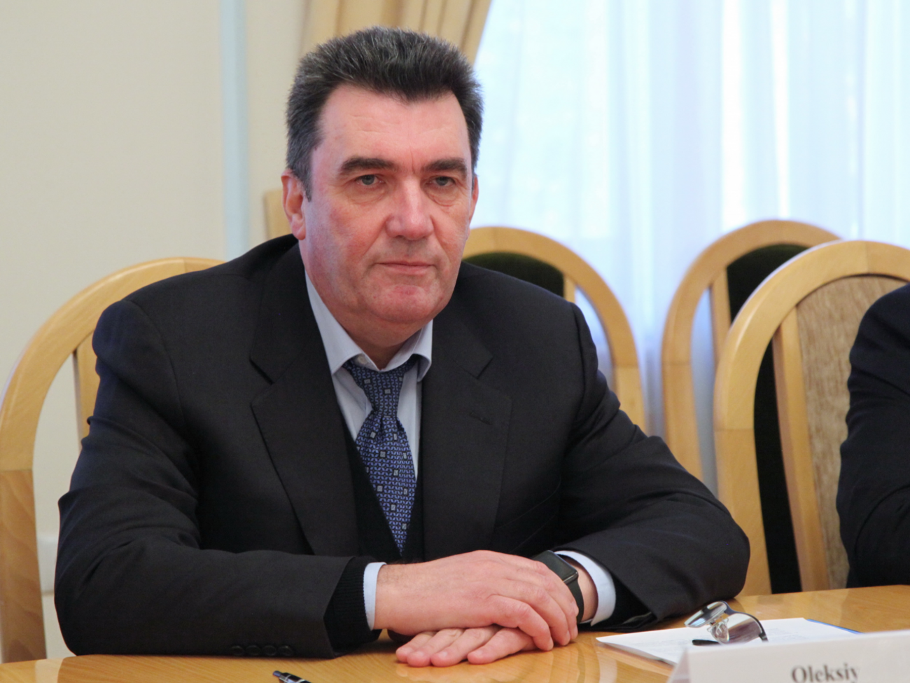 Олігархічна система – одна з основних загроз національній безпеці України поряд із військовою агресією РФ