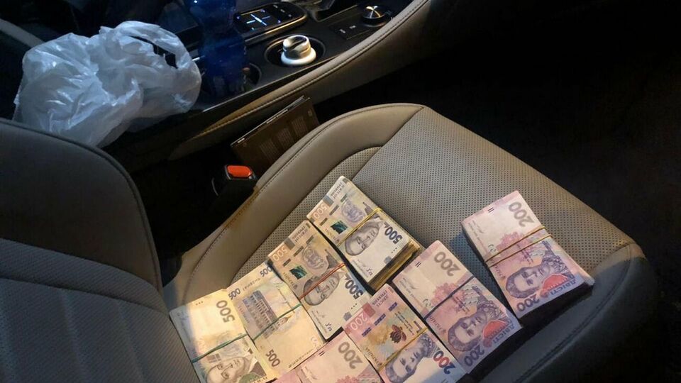 Під час обшуків правоохоронці знайшли 600 тис. грн