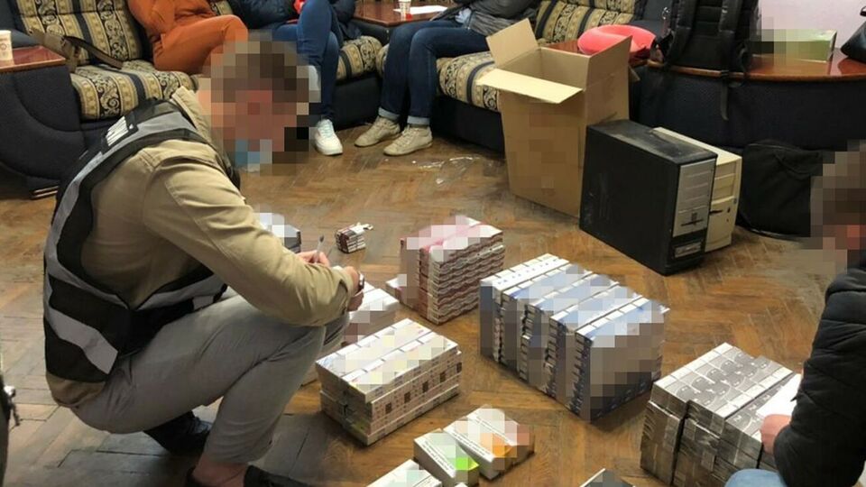 СБУ провела понад 20 обшуків у двох областях України