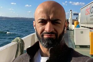 Чем быстрее Лещенко признает, что поездка его жены в Москву была ошибкой, тем легче ему будет жить в стране, похоронившей из-за РФ много крутых людей