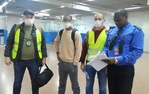 В МВД рассказали, что пограничники сопроводили камерунца, который отказывался покидать Украину, в его страну происхождения