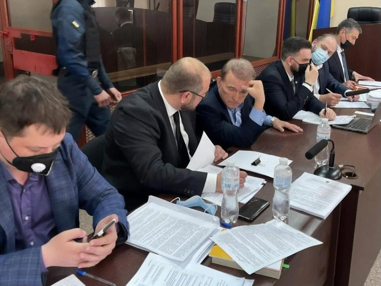 Медведчук заявил, что у него есть "много друзей, которые могут внести деньги"