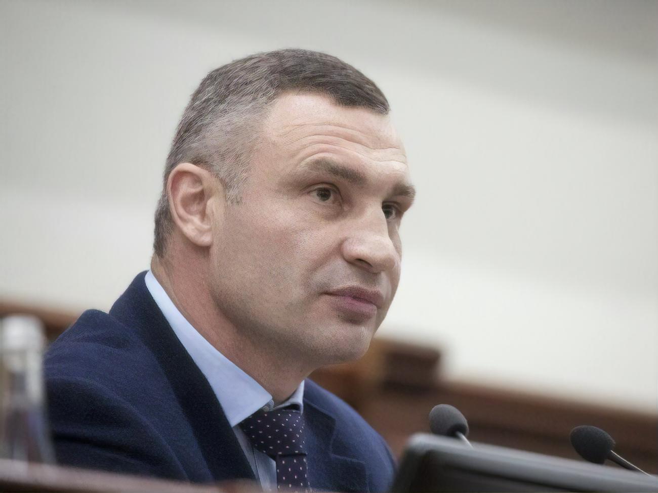 Виталий Кличко: Тем, кто хочет меня, так сказать, "потренировать", скажу: я тренировался, еще когда вы в школу ходили