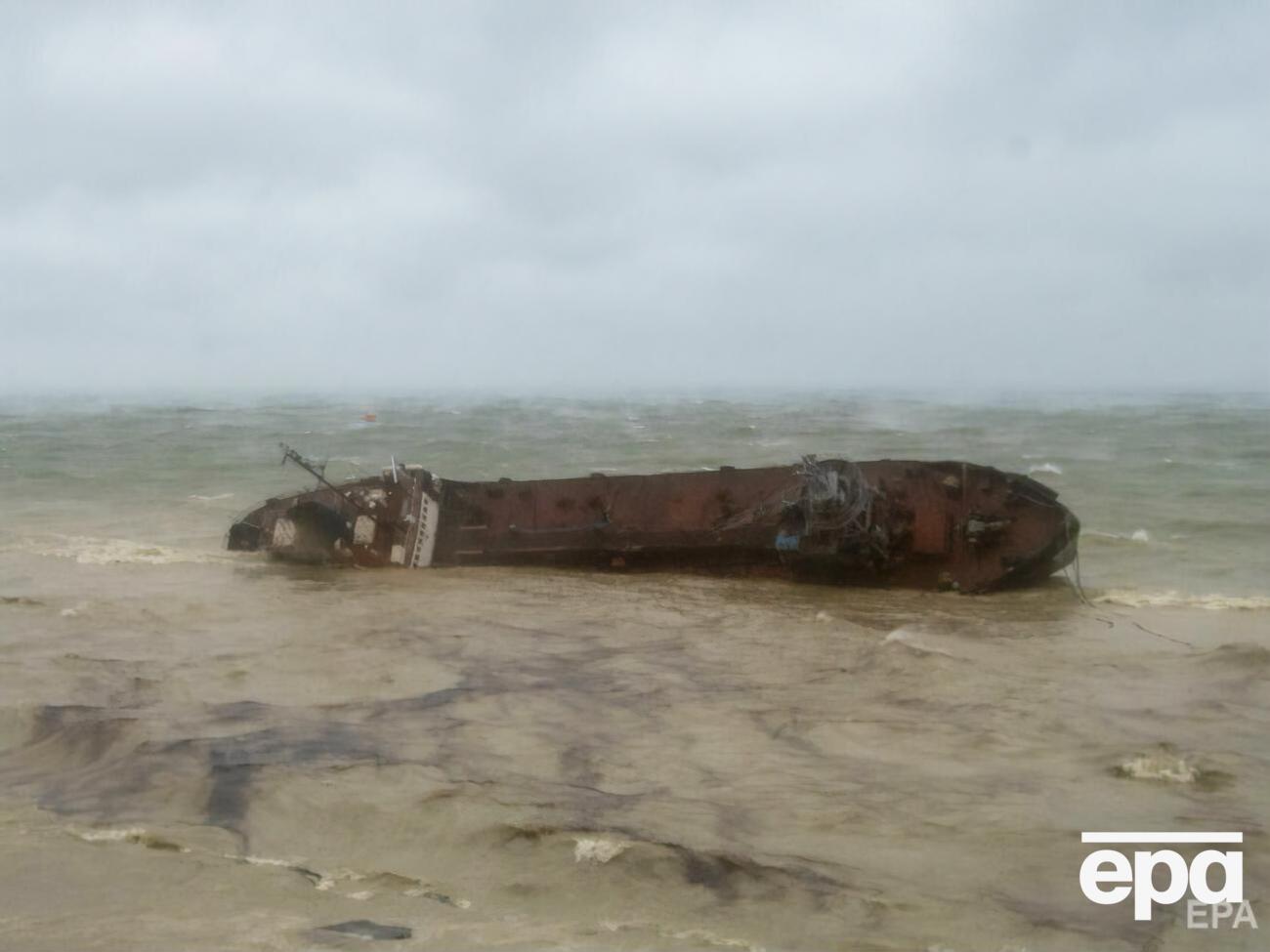 Танкер Delfi затонул возле пляжа Одессы в ноябре 2019 года