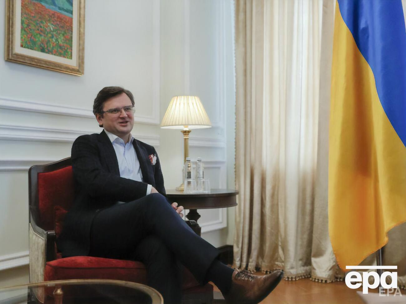 Кулеба: Дуже&nbsp;велика кількість російських військ і військової техніки залишається вздовж кордону України й на окупованих територіях