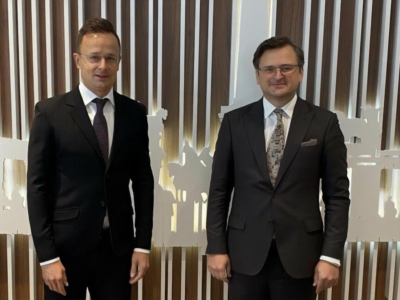Сийярто и Кулеба встретились в Братиславе