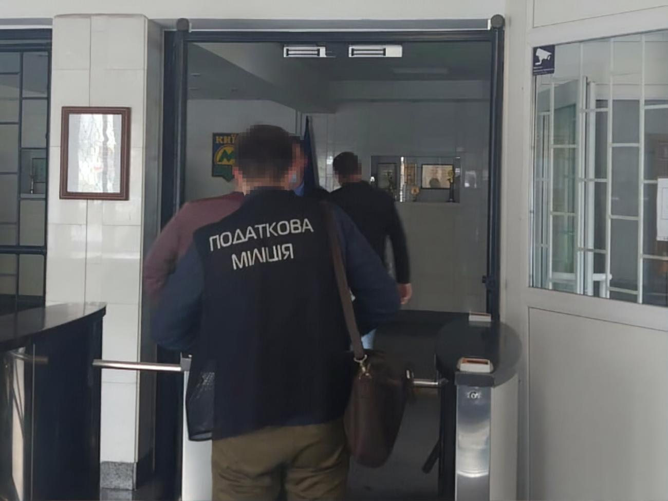 Отримані від комунального підприємства гроші переказували на рахунки підприємств з ознаками фіктивності, вважають у Держфіскальній службі