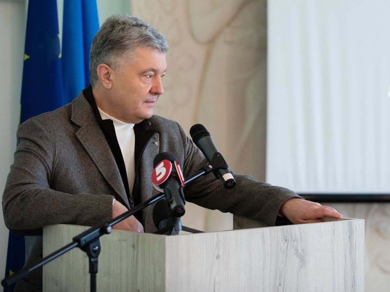 Порошенко проиграл во втором туре выборов президента Украины в апреле 2019 года