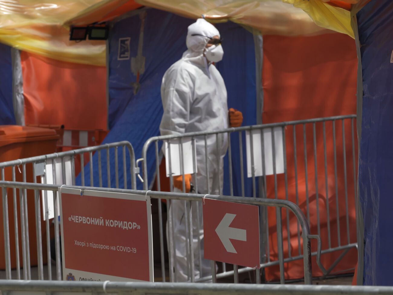 Число случаев болезни с начала эпидемии составило 2,14 млн