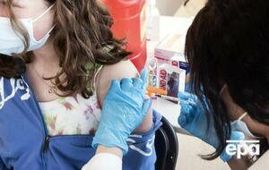 Американцы, которые полностью вакцинировались против коронавируса, смогут снять маски