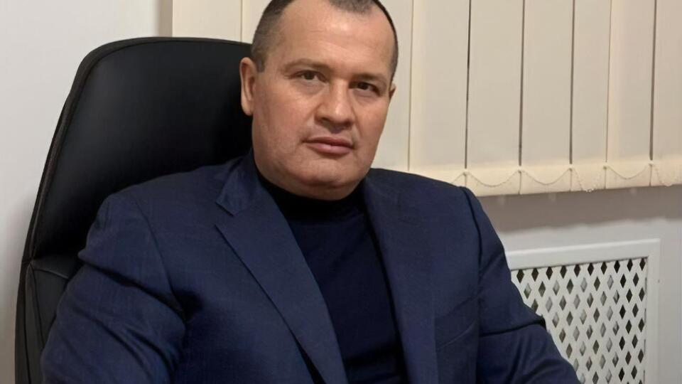 Артур Палатный: Я, конечно, отправил их куда подальше. Ну хоть одно обещание они выполнили