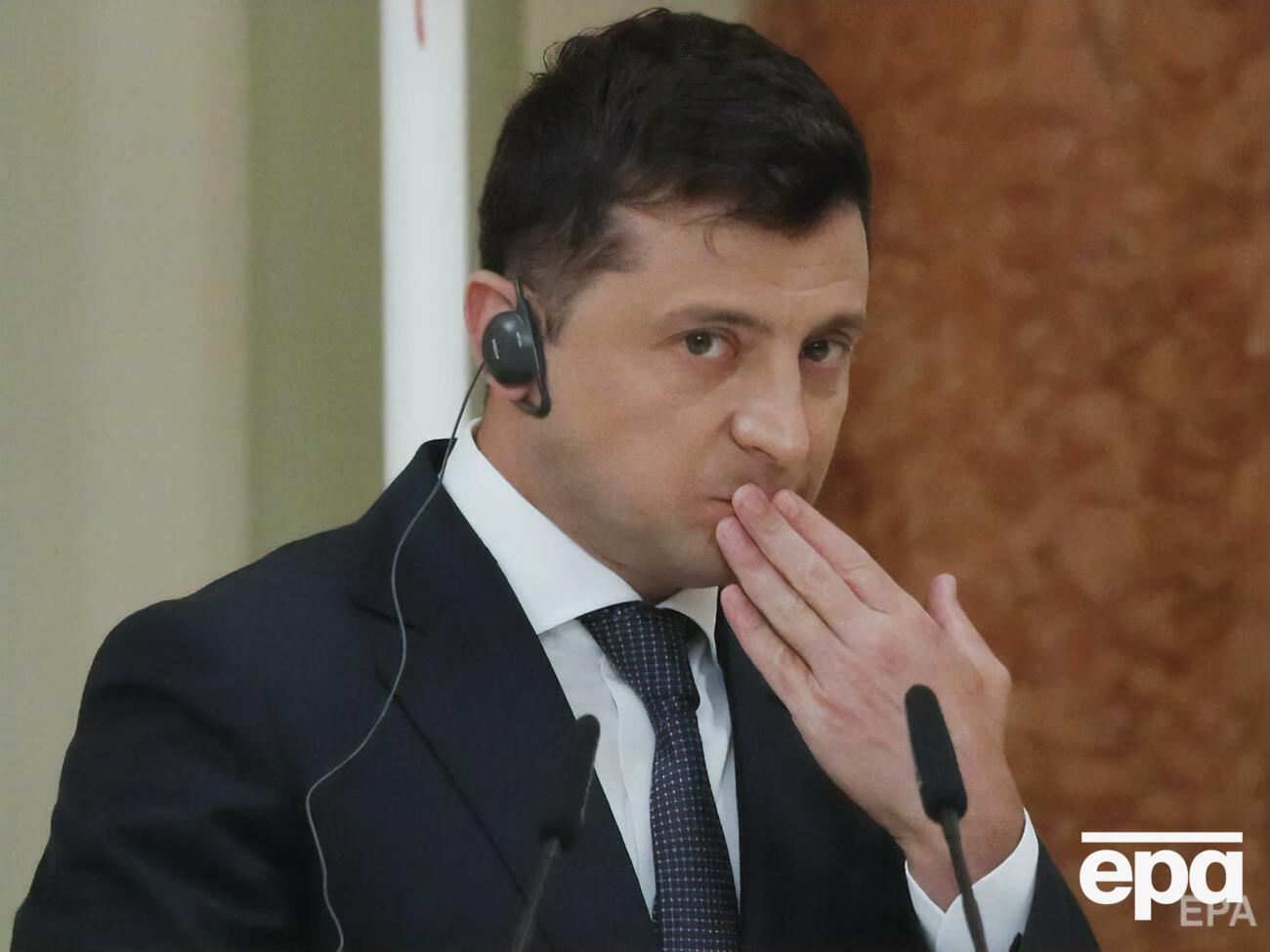 Зеленського закликали "негайно" виселитися із президентської держдачі